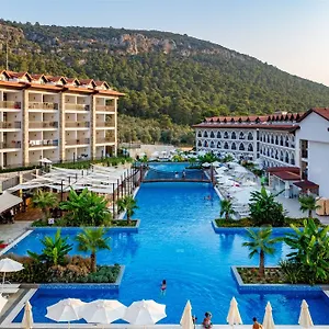 Ramada By Wyndham Akbuk Otel